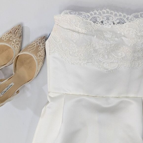 Custom Chantilly Column Wedding Gown - Picture 4 of 7